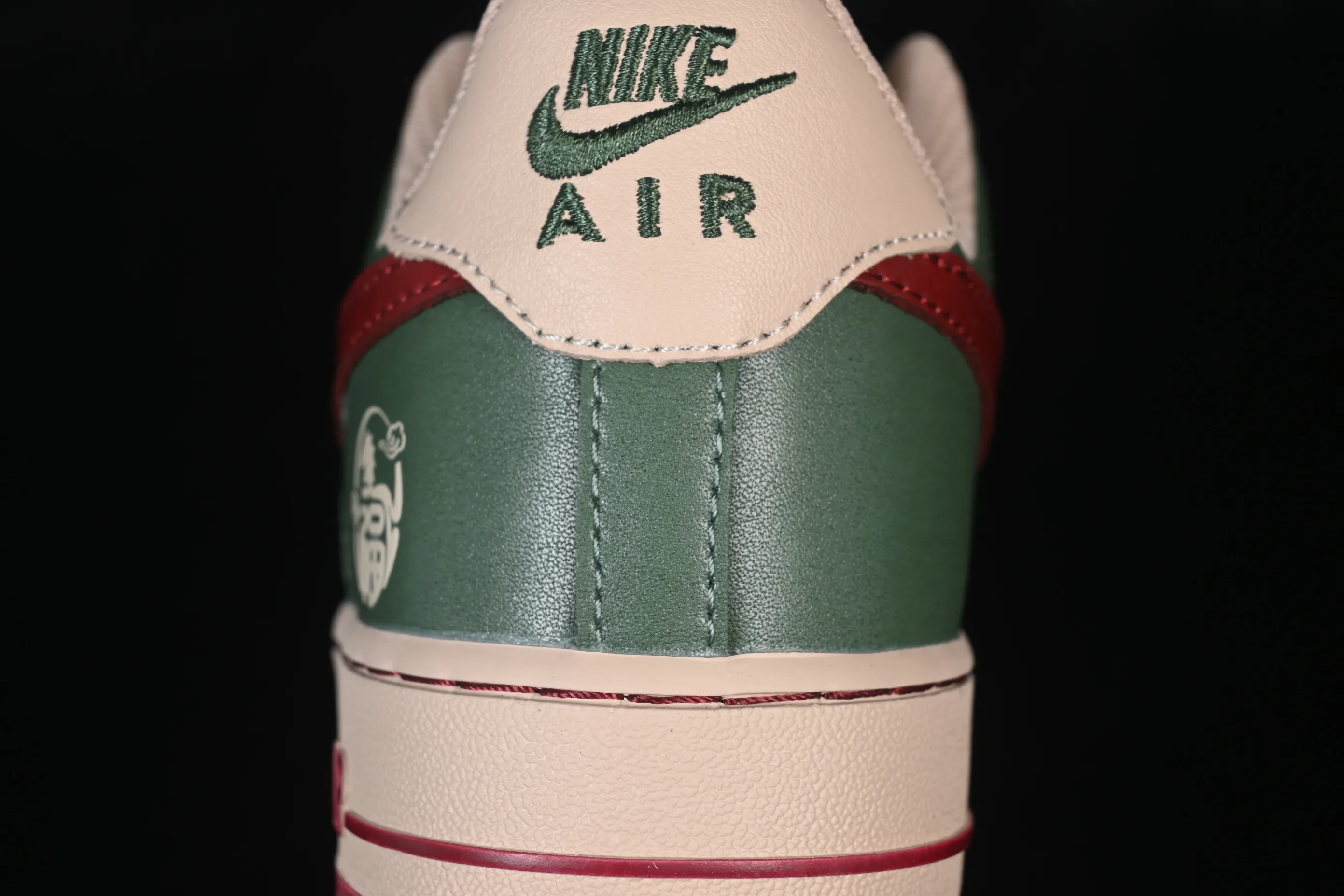 All categories Nk Air Force 1 Air Force series Nk Air Force 1 Low Air Force low top Nike Air Force 1'07 Low Year of the Horse limited edition Emerald green apricot red Air Force 1 low top casual sneakers NH0601-518